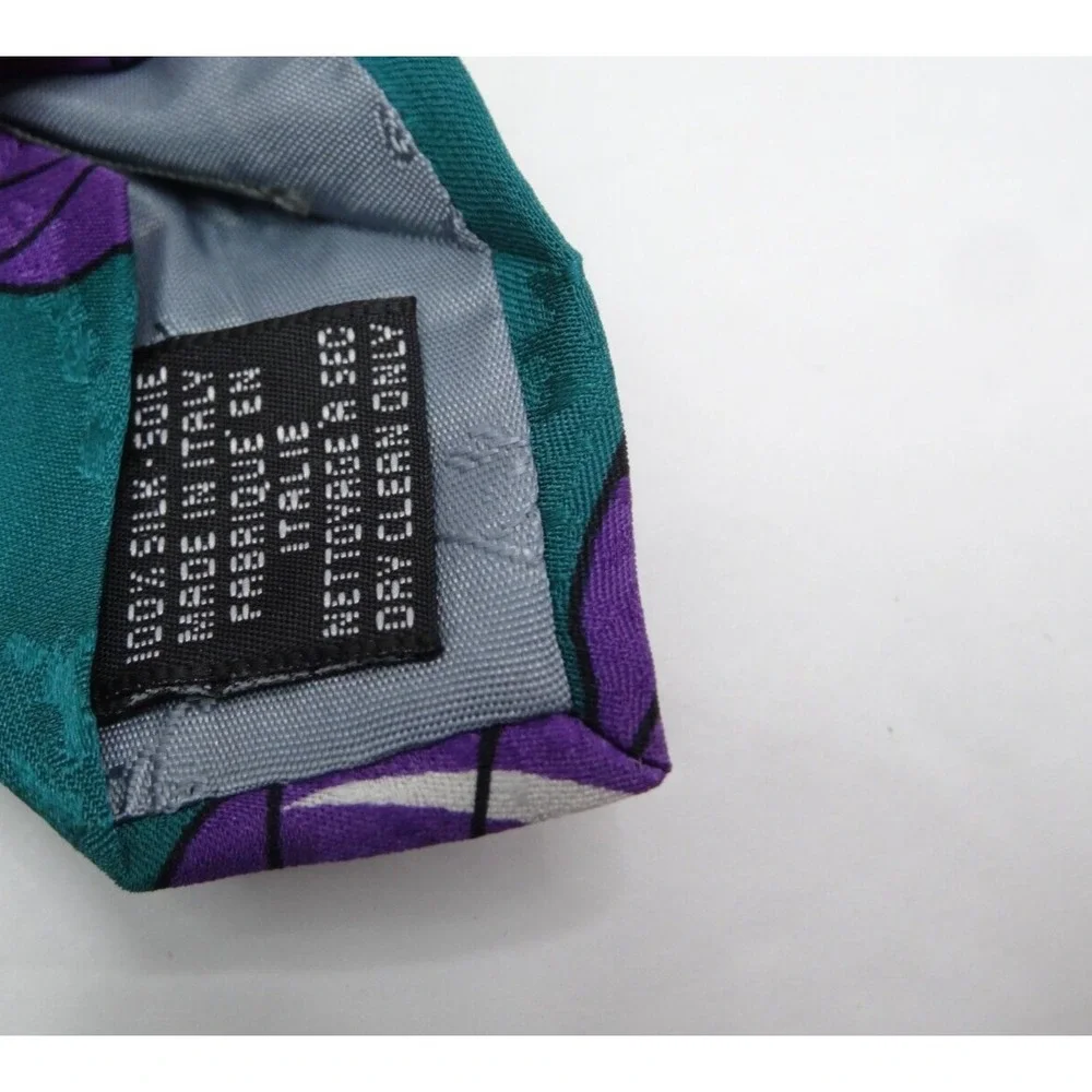 Vintage Disney Mickey Mouse Playing Basketball TieRack Silk Tie Made‎ In Italy